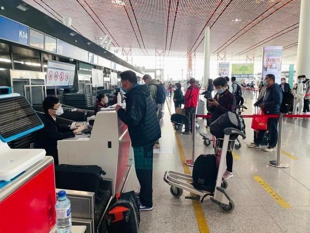 北京宣布调整进京政策后，有人取消了出差计划，有人希望尽早结束出差休闲区蓝鸢梦想 - Www.slyday.coM