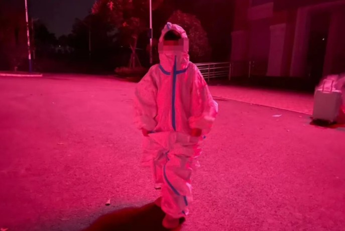 荥阳女教师的“隔离日记”看哭众人休闲区蓝鸢梦想 - Www.slyday.coM