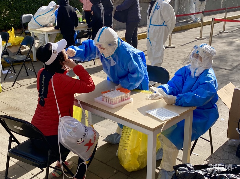 朝阳区奥运村街道小区居民开展全员核酸检测