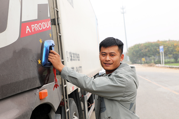 吴文强开上jh6我载二师兄西去拉萨赚快钱卡车之友网