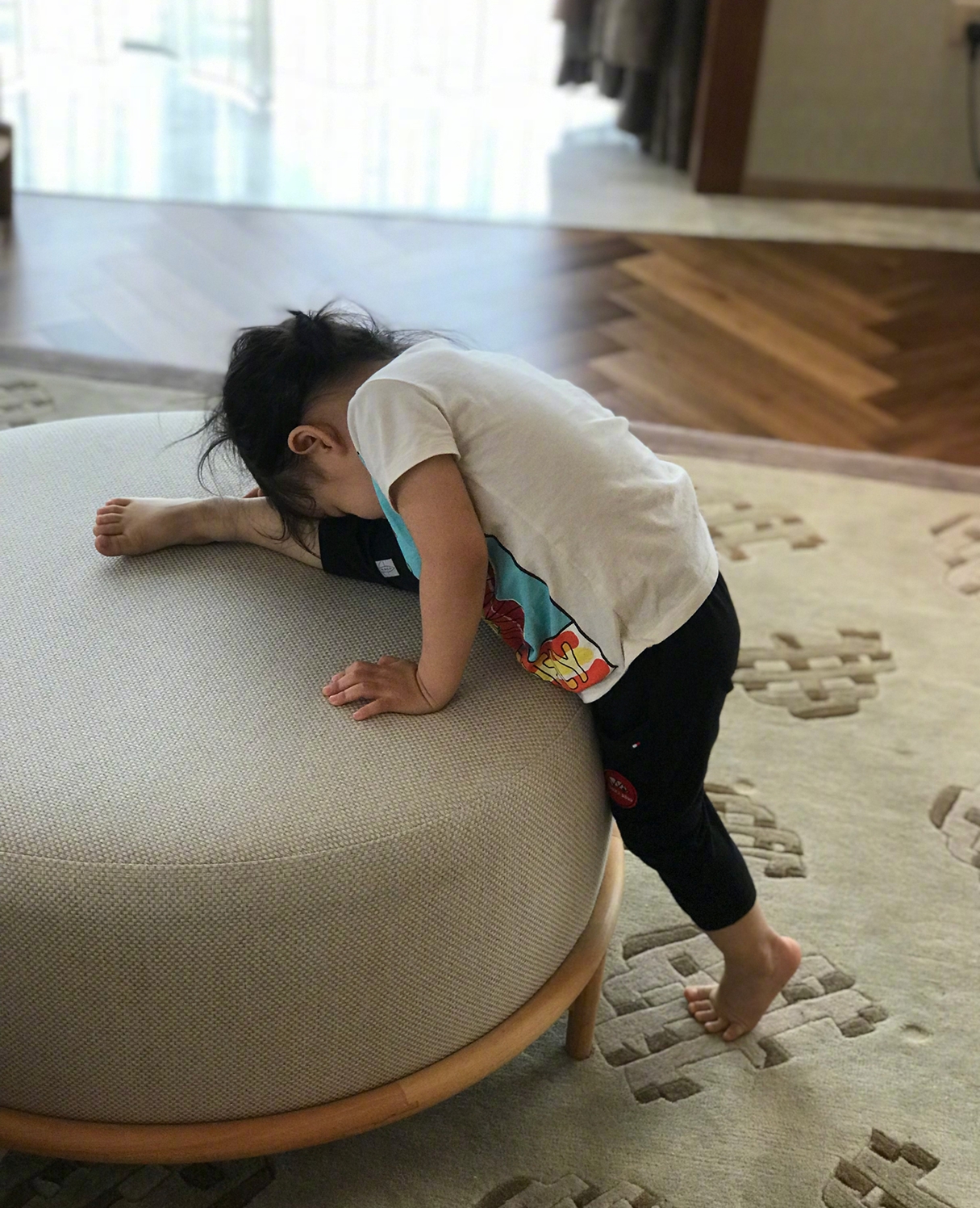 章子怡晒和女儿亲子健身,一起做一字马,当彼此的教练画面温馨休闲区蓝鸢梦想 - Www.slyday.coM 章子怡晒和女儿亲子健身,一起做一字马,当彼此的教练画面温馨休闲区蓝鸢梦想 - Www.slyday.coM