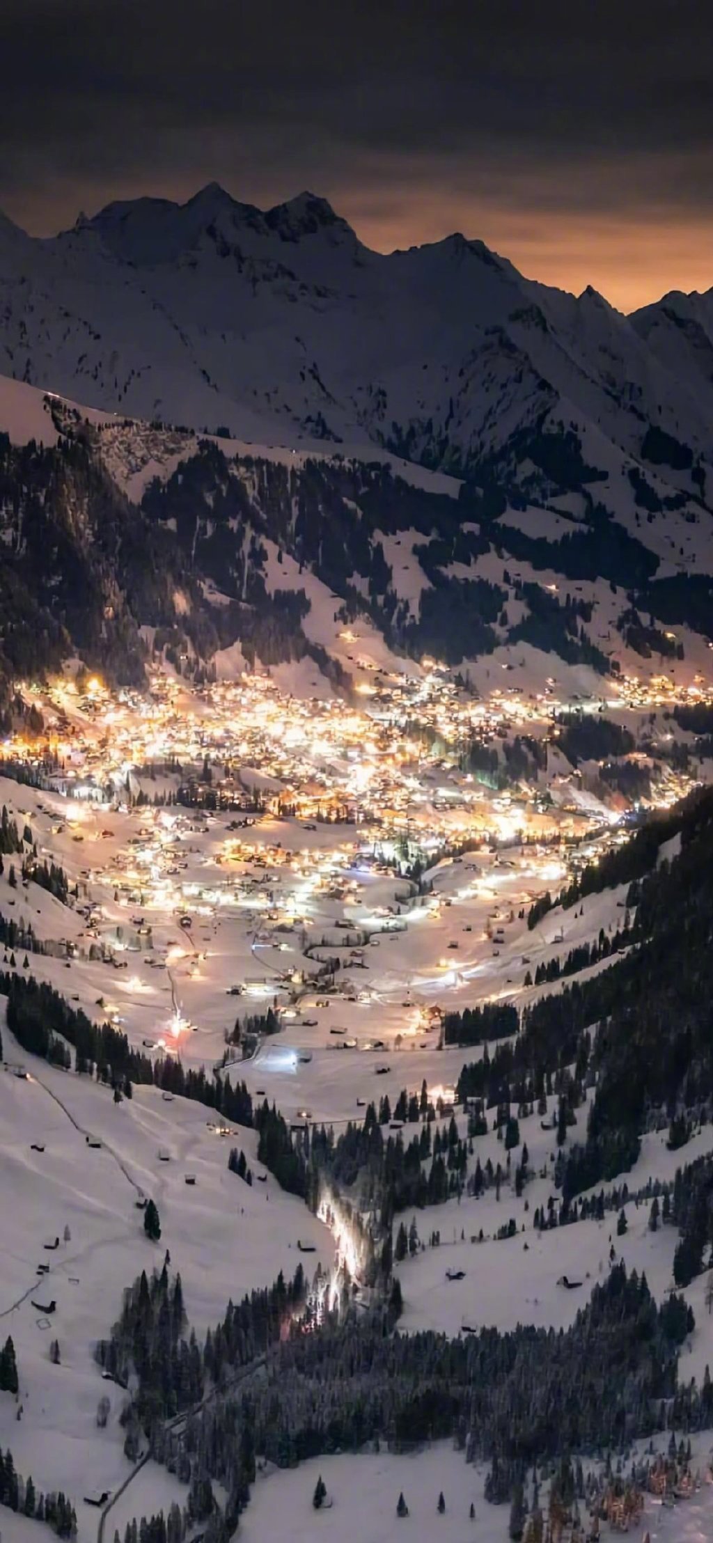 瑞士童话小镇的雪夜