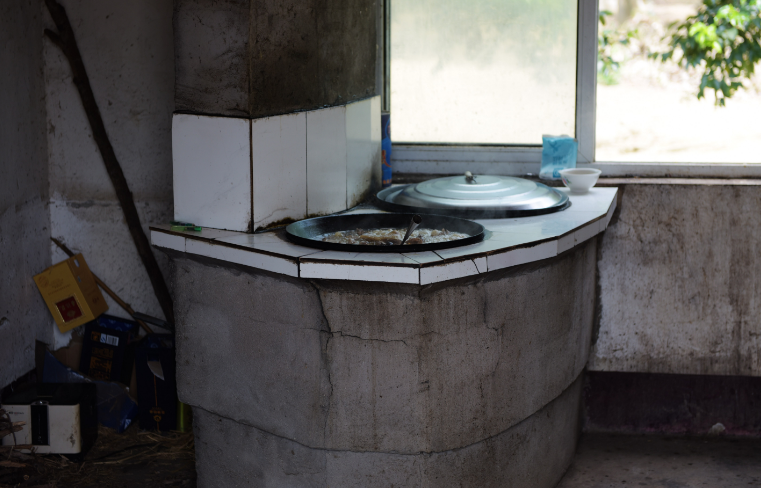 为什么农村烧柴火灶的人很少了老爷爷四个原因最后会淘汰