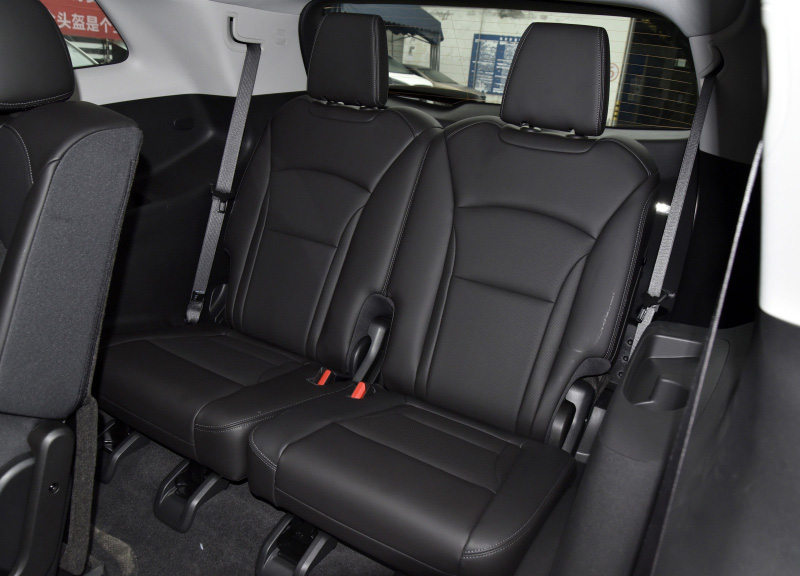 预算30万内，昂科威PLUS和昂科旗，同样7座选哪个？