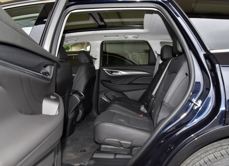 预算30万内，昂科威PLUS和昂科旗，同样7座选哪个？