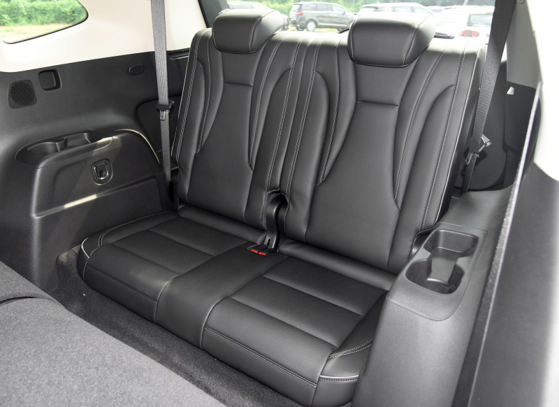 预算30万内，昂科威PLUS和昂科旗，同样7座选哪个？