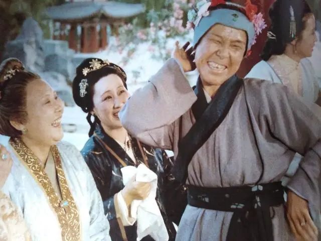 87版《红楼梦》中沙玉华老师饰演的刘姥姥深入人心.