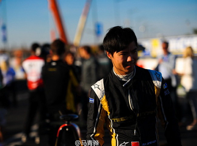 中国的第一位F1车手 就要正式出现了休闲区蓝鸢梦想 - Www.slyday.coM