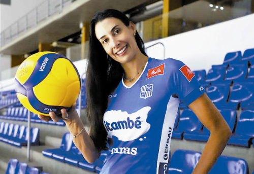 女排名将谢拉进入新角色