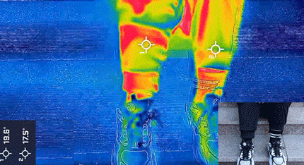 △左1为普通裤子，右2为素湃气凝胶裤子