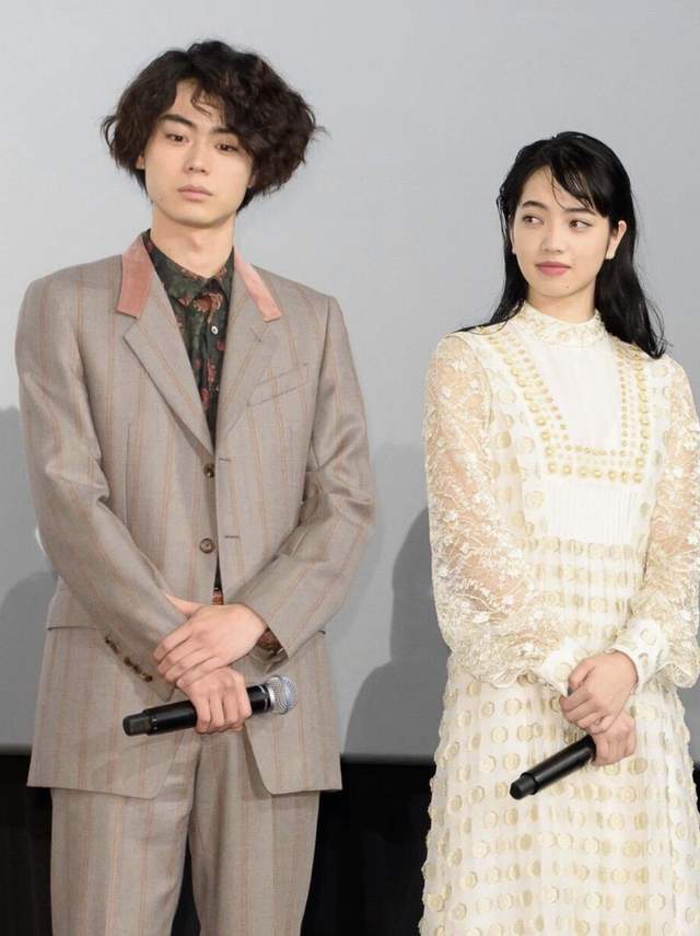 28岁日本男星菅田将晖官宣结婚 与小松菜奈因戏结缘 同晒手写信 菅田将晖 小松菜奈 新浪新闻