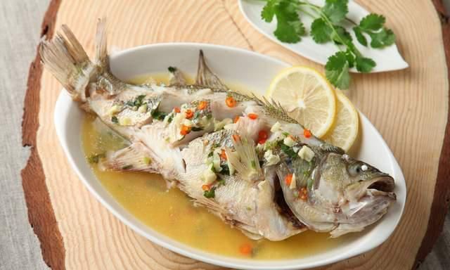 蒸鱼7分钟最鲜嫩?是新手易犯的错,大厨教你正确做法,一学就会休闲区蓝鸢梦想 - Www.slyday.coM 蒸鱼7分钟最鲜嫩?是新手易犯的错,大厨教你正确做法,一学就会休闲区蓝鸢梦想 - Www.slyday.coM