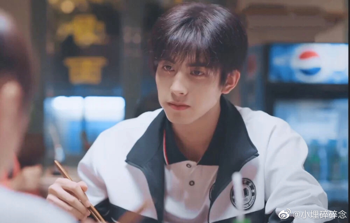 念念相忘宋威龙刘浩存定档了穿校服的宋威龙让人梦回凌霄了