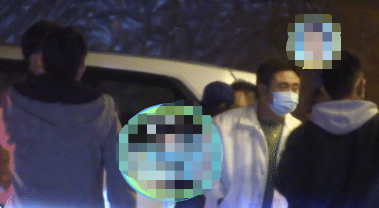 白百何带俩娃聚餐被偷拍!爸爸怀抱小儿子好慈爱,绯闻男友也在场休闲区蓝鸢梦想 - Www.slyday.coM 白百何带俩娃聚餐被偷拍!爸爸怀抱小儿子好慈爱,绯闻男友也在场休闲区蓝鸢梦想 - Www.slyday.coM