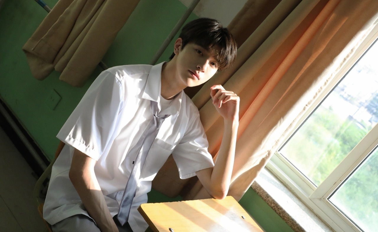 林一ins上面的照片真的绝!又帅又阳光感的大帅哥谁能拒绝!