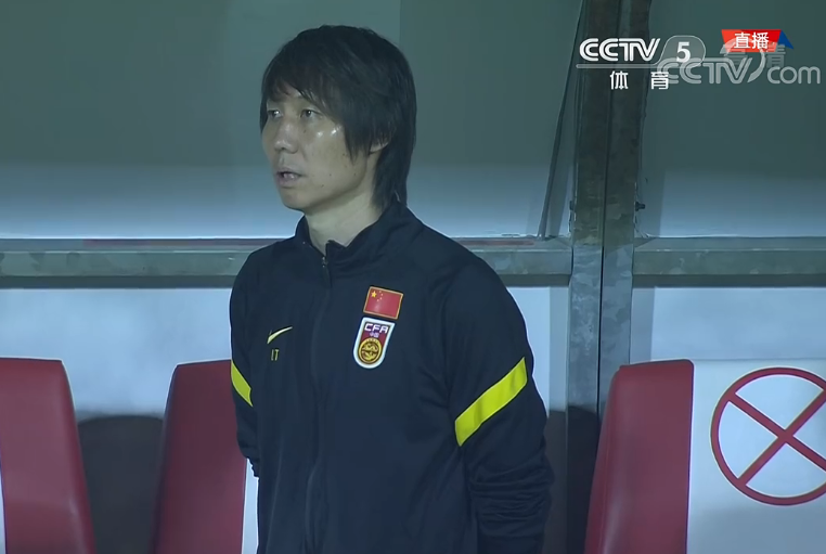 国足归化4人首发！站在一起唱国歌，满眼的斗志，李铁终于想通了休闲区蓝鸢梦想 - Www.slyday.coM