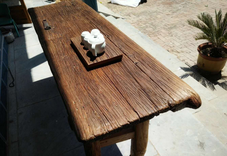 乡下房子拆下来的旧木头,有人高价回收,主要三个用途__财经头条