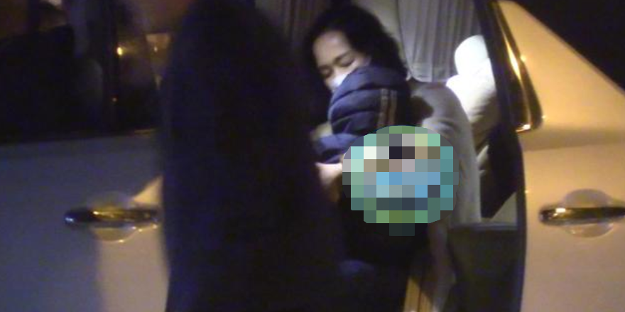 白百何带俩娃聚餐被偷拍!爸爸怀抱小儿子好慈爱,绯闻男友也在场休闲区蓝鸢梦想 - Www.slyday.coM 白百何带俩娃聚餐被偷拍!爸爸怀抱小儿子好慈爱,绯闻男友也在场休闲区蓝鸢梦想 - Www.slyday.coM