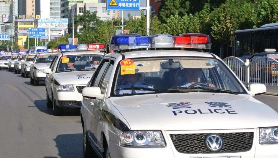 有差别吗?|警察|警车|公安_新浪新闻