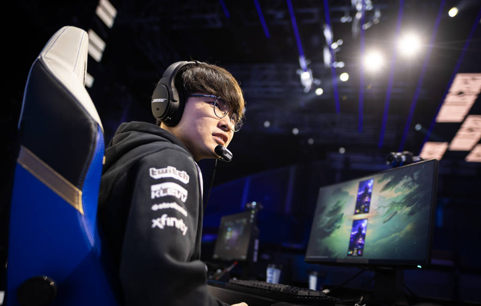 Faker已成为自由人！网友：梅西都能离开巴萨，没什么不可能休闲区蓝鸢梦想 - Www.slyday.coM