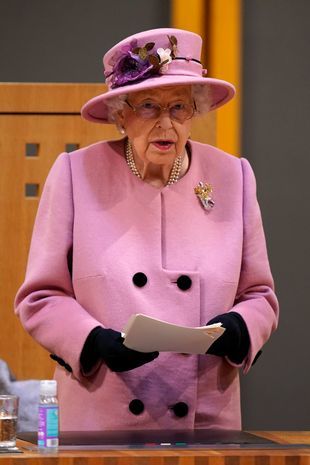 查尔斯心系母亲,访问出发前打电话叮嘱女王好好休息休闲区蓝鸢梦想 - Www.slyday.coM 查尔斯心系母亲,访问出发前打电话叮嘱女王好好休息休闲区蓝鸢梦想 - Www.slyday.coM