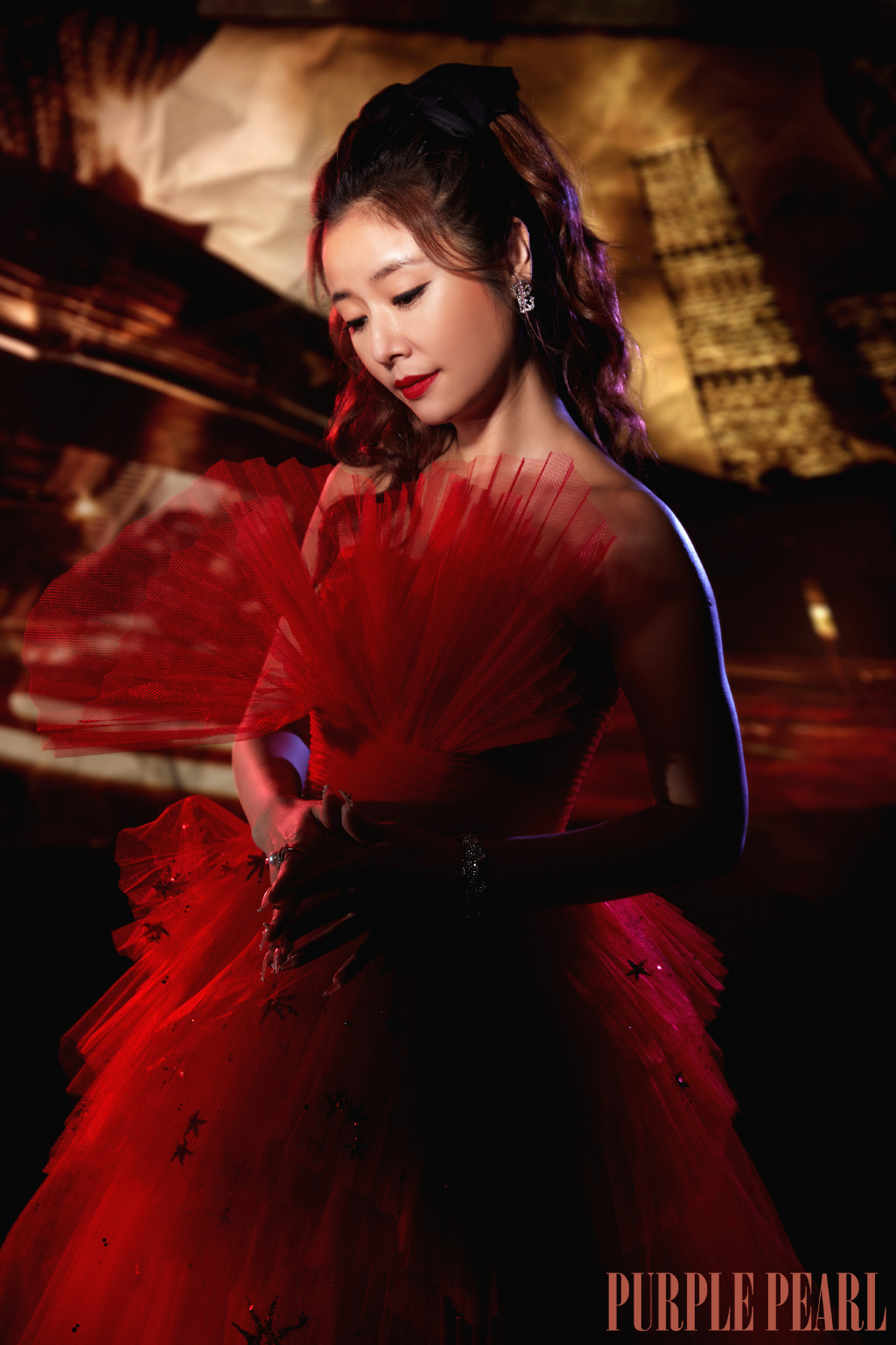 林心如最新时尚大片曝光妆发精致演绎时尚魅力