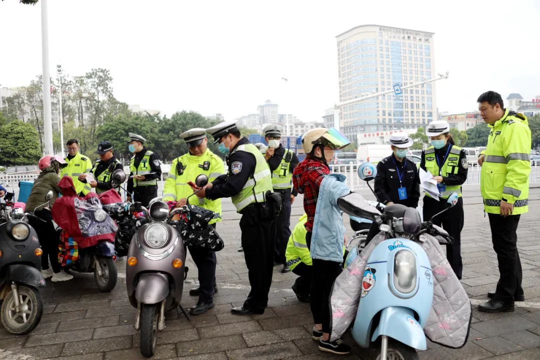 严查柳州交警近期重点查处这类电动车