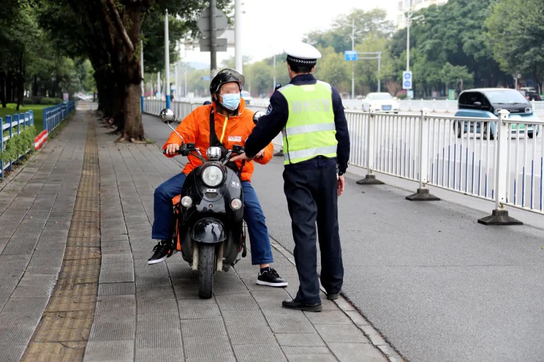 严查柳州交警近期重点查处这类电动车