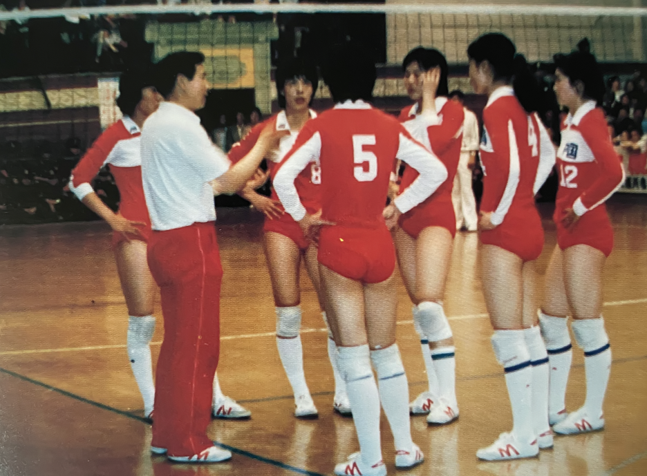 奋斗四十载拼搏铸辉煌——写在中国女排首夺世界冠军四十周年之际休闲区蓝鸢梦想 - Www.slyday.coM