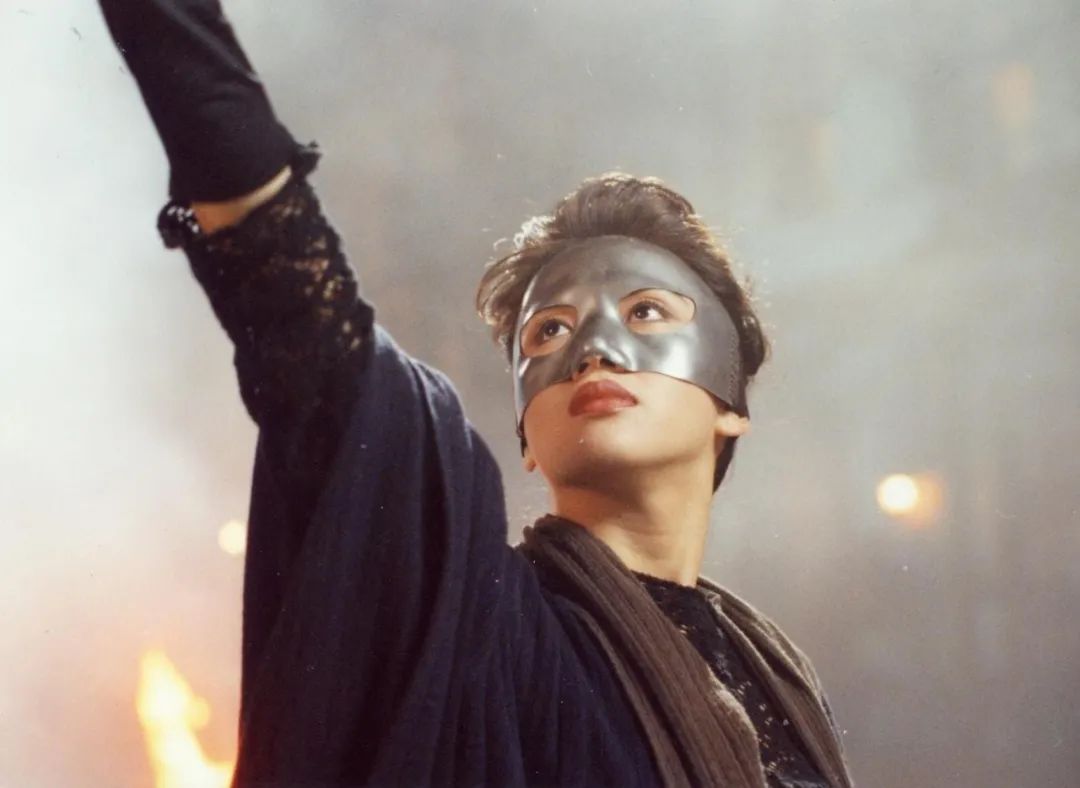 电影《东方三侠》中的女侠造型.