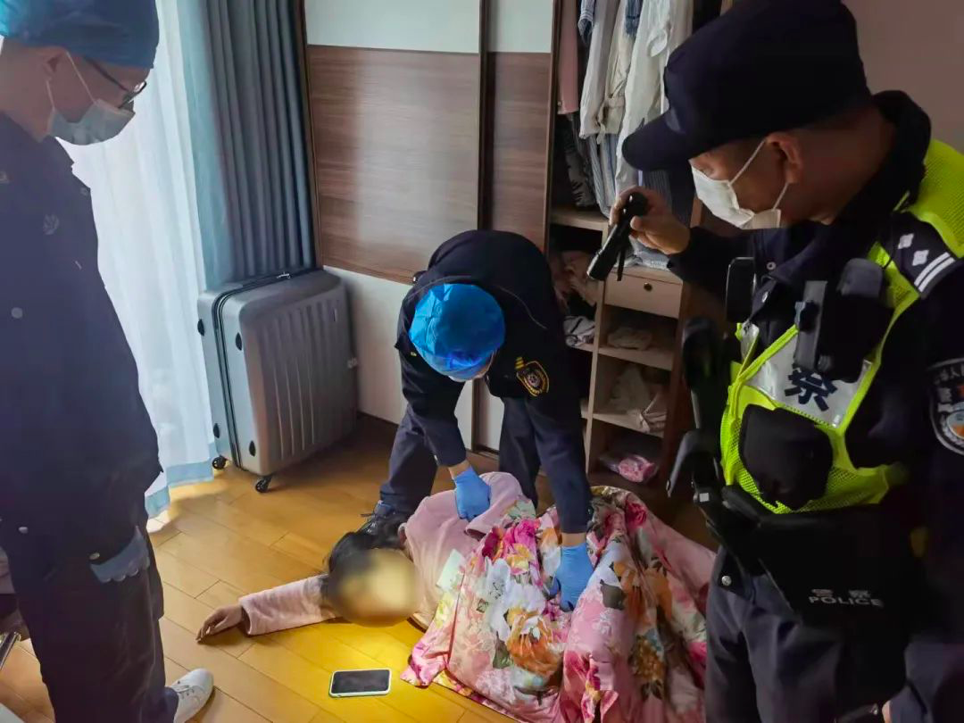 独居女子突发心脏病拨打“120”留下3个字后昏迷，警医联手十分钟紧急救援休闲区蓝鸢梦想 - Www.slyday.coM