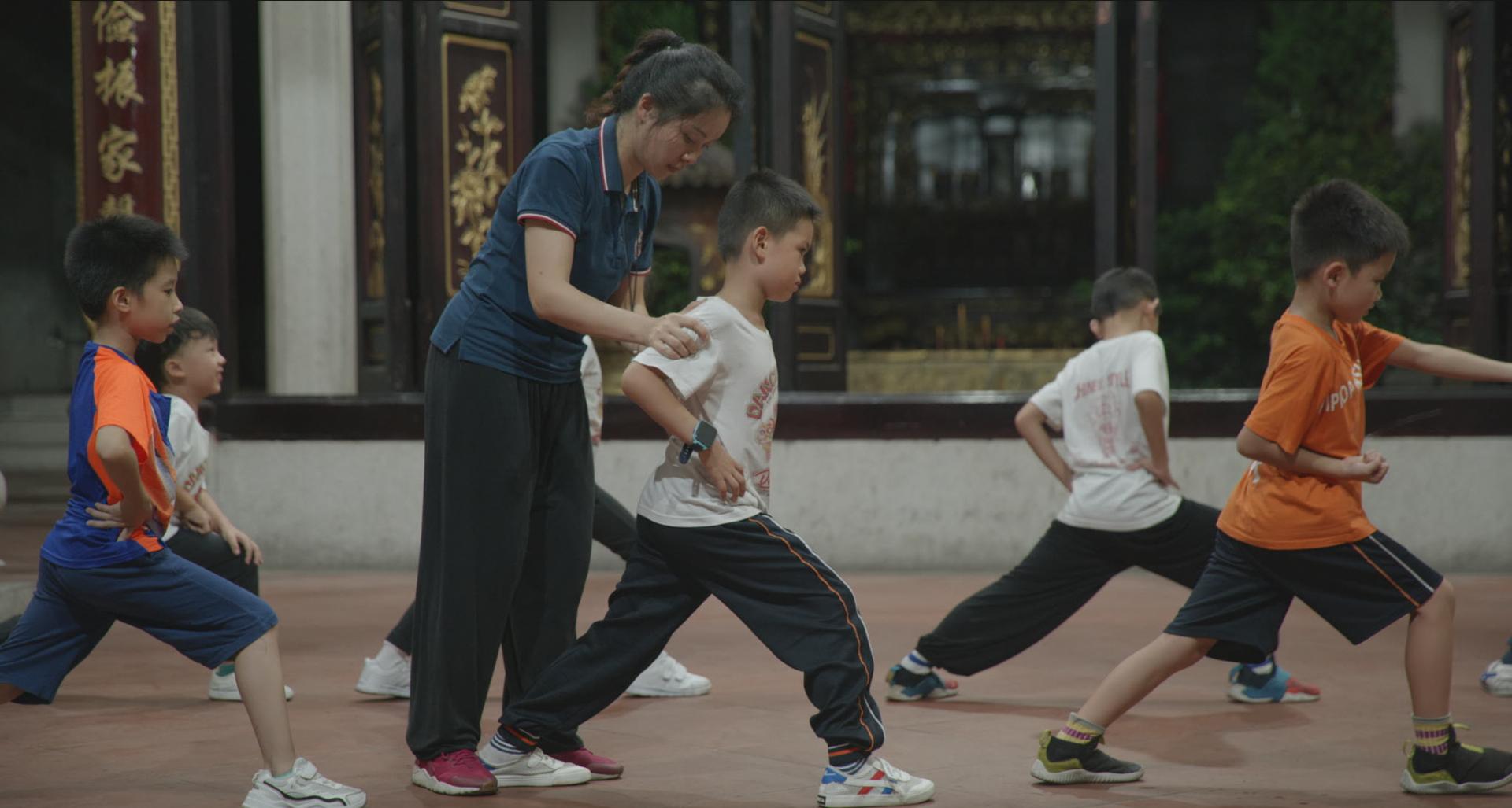 【预告视频抢先看】纪录片《打功夫》将在中国国际电视台全球首播|武术|打功夫|广州市_新浪新闻