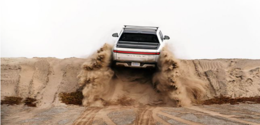 图4：R1S展示了出色的越野性能