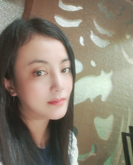 近日,小乔的饰演者吴思默在微博中晒出近照,据悉,这是她退出演艺圈6年