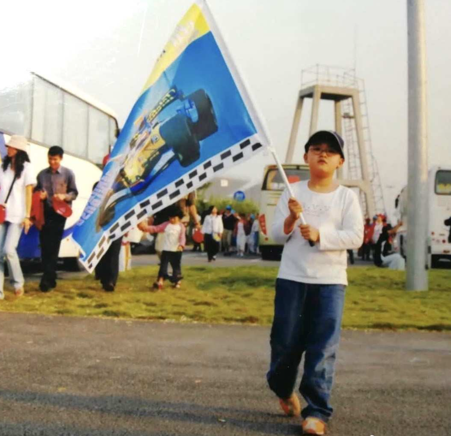 创造历史，周冠宇成为中国第一个F1车手休闲区蓝鸢梦想 - Www.slyday.coM