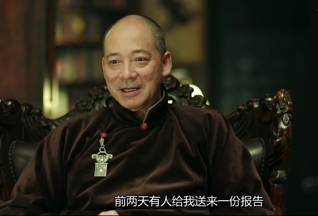 大江大河梁思申的外公如今沦落街头开出租曾患小儿麻痹症