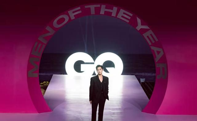 gq盛典红毯上杨洋李现白宇龚俊蔡徐坤邓伦等谁的造型最惊艳