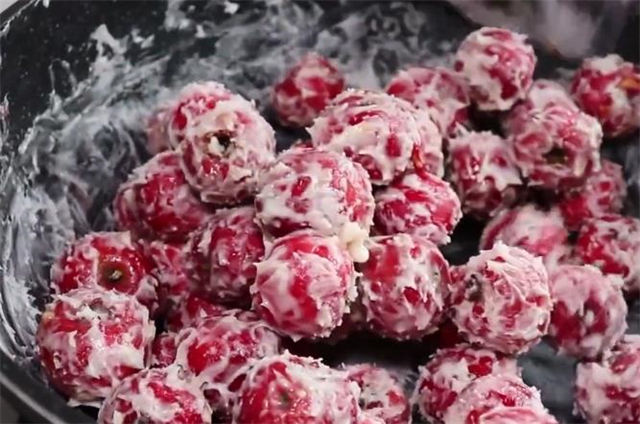 自制山楂雪糖球酸酸甜甜开胃又好吃我家小孩子都馋坏了