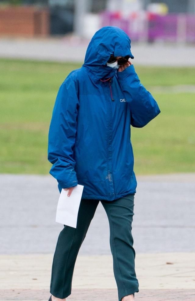 英国35岁已婚女教师,性侵16岁女学生,被公务员丈夫逮住并举报休闲区蓝鸢梦想 - Www.slyday.coM