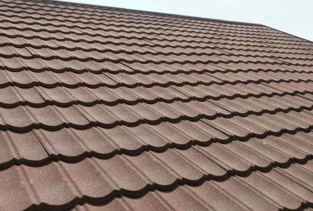 你家农村屋顶还在用水泥瓦易碎不结实现在流行这种瓦太棒了