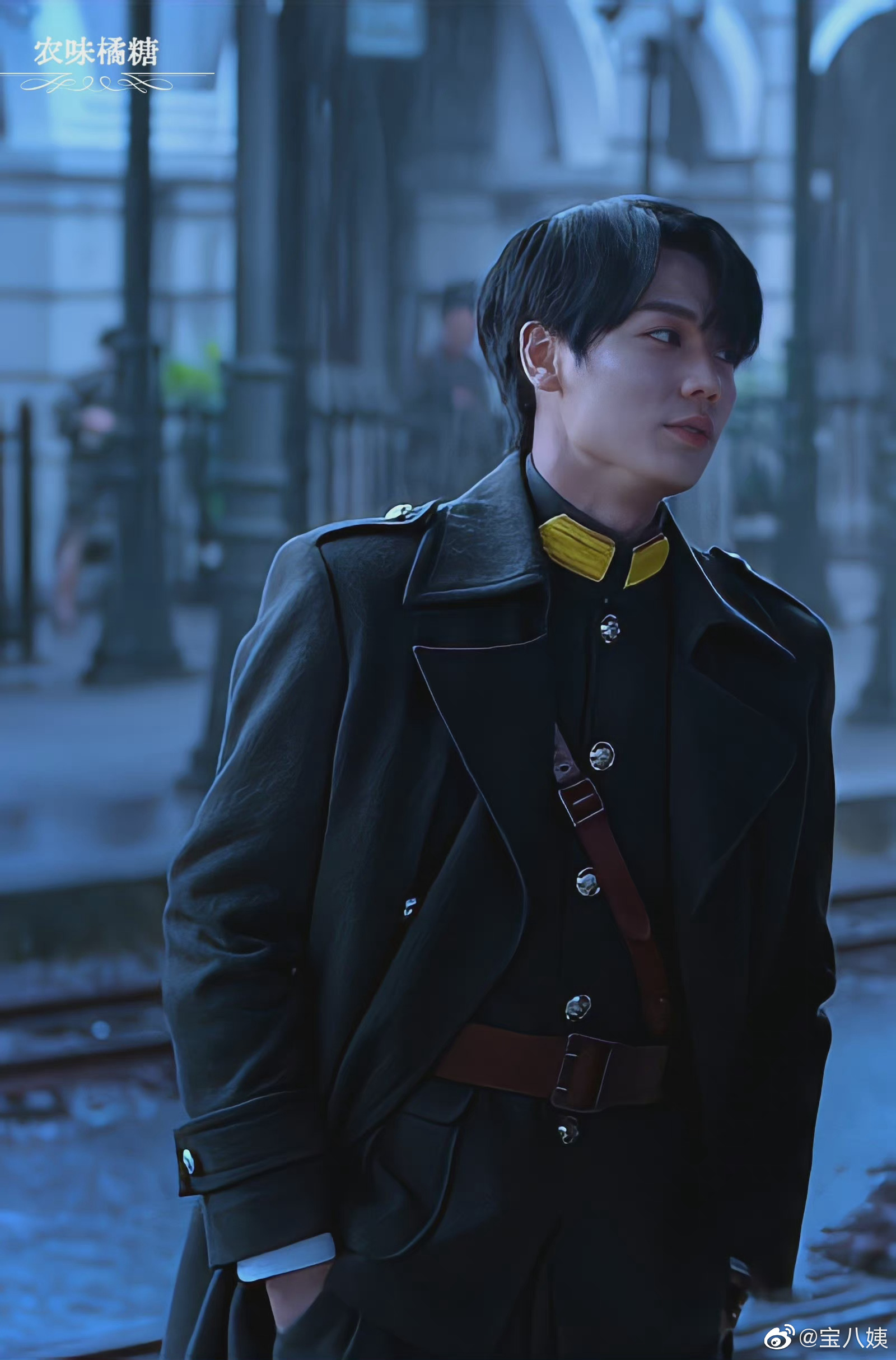 夜晚和军装橘真的好配|军装|林彦俊_新浪新闻