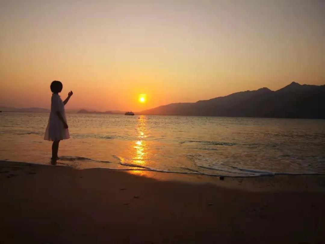 夕阳美如画清风醉晚霞冬日相约海岛看醉美日落