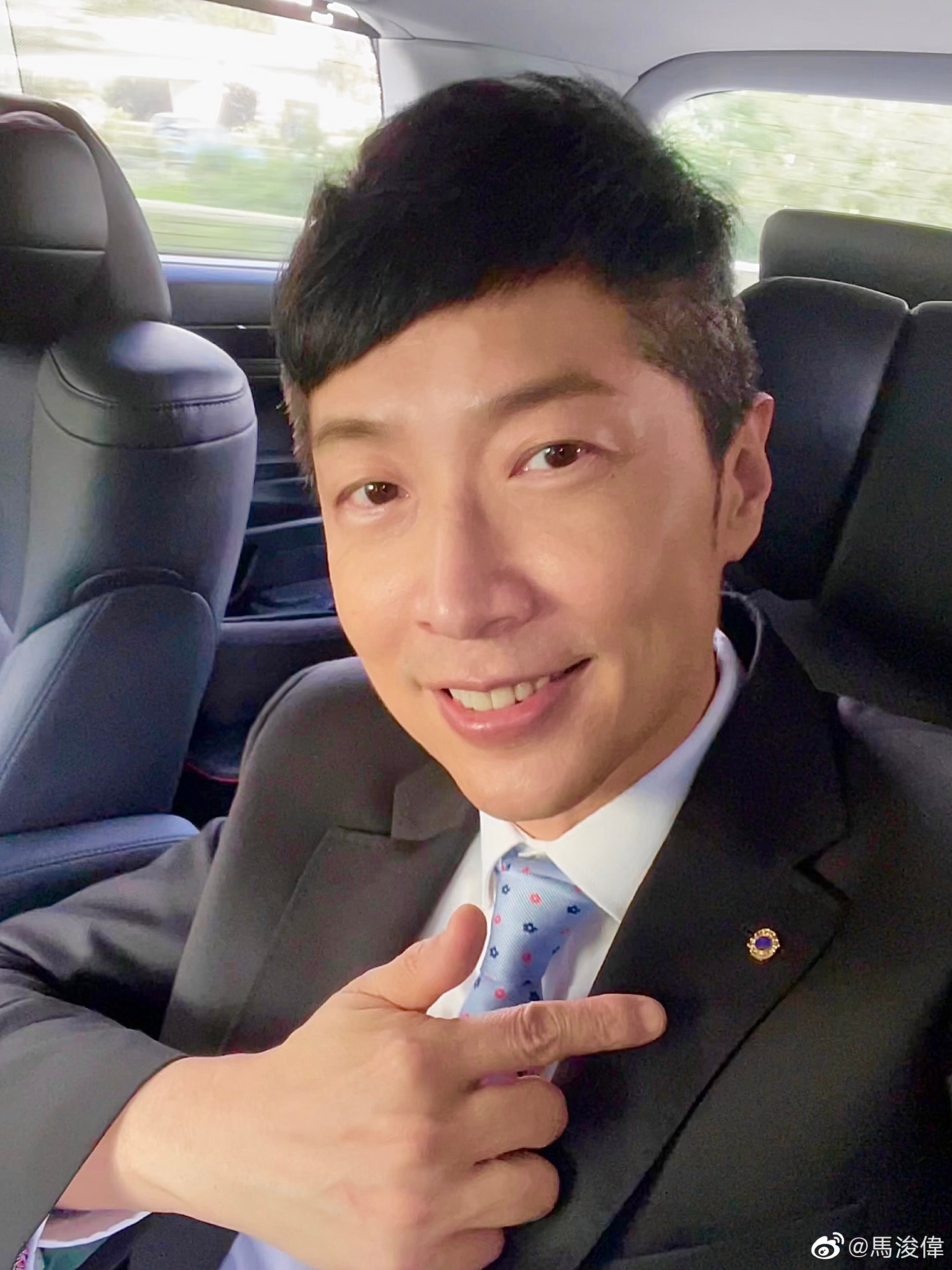 别再说鹿鼎记康熙马浚伟50岁不红了他从不把自己当明星