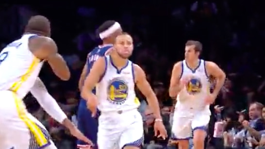 抖肩庆祝！库里9三分37分创纪录完胜扎心：客场MVP呼声盖过阿杜休闲区蓝鸢梦想 - Www.slyday.coM