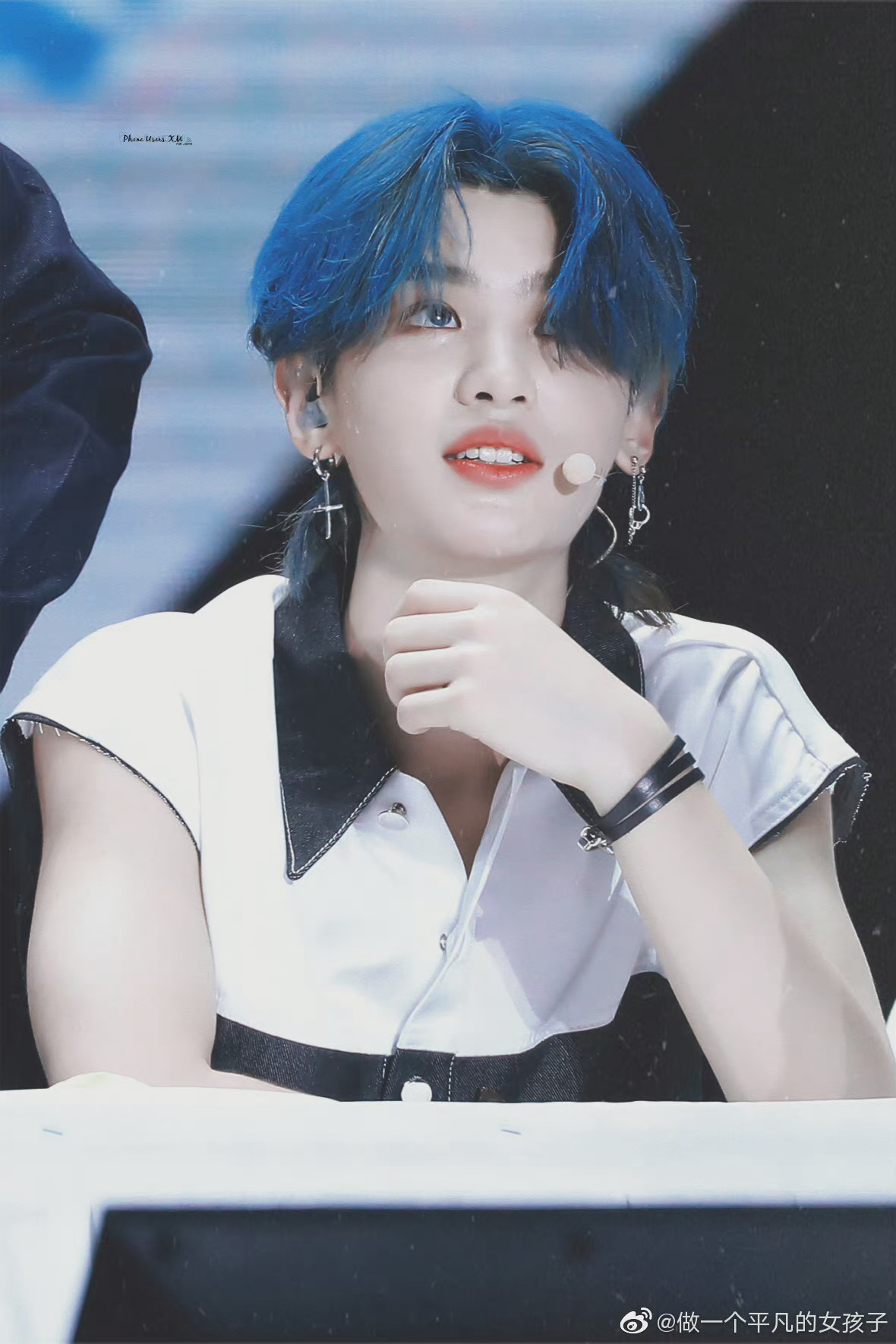 丨报告报告黄明昊又染蓝发了