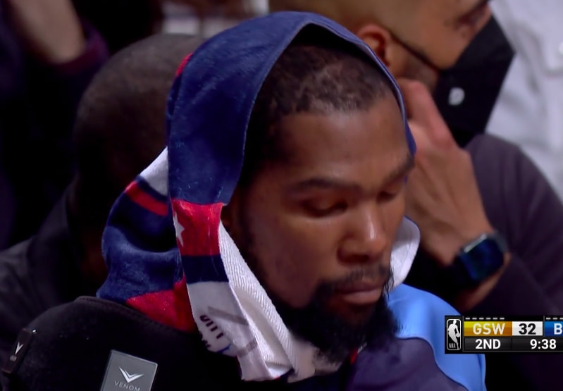 抖肩庆祝！库里9三分37分创纪录完胜扎心：客场MVP呼声盖过阿杜休闲区蓝鸢梦想 - Www.slyday.coM