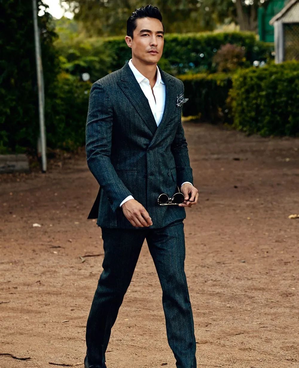 41岁的丹尼尔·海尼出席新剧《时光之轮》世界首映礼,依然帅气|时光之