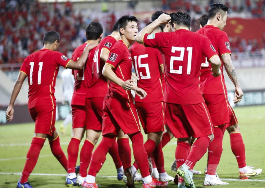 李铁赛后发布会长达32分钟！媒体人炮轰：国足表现正常，他崩溃了休闲区蓝鸢梦想 - Www.slyday.coM