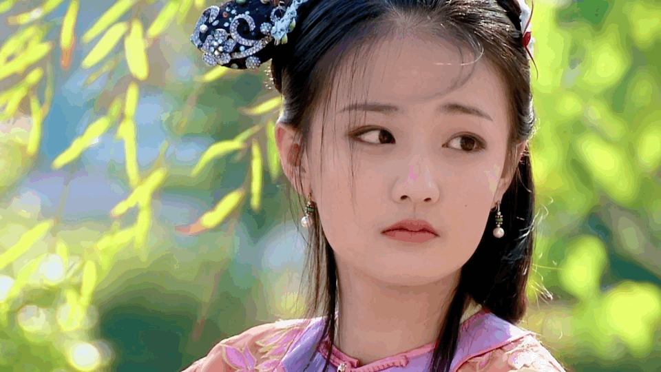 玉娆太好看像冬日暖阳一般的笑容看到就会从心里暖起来