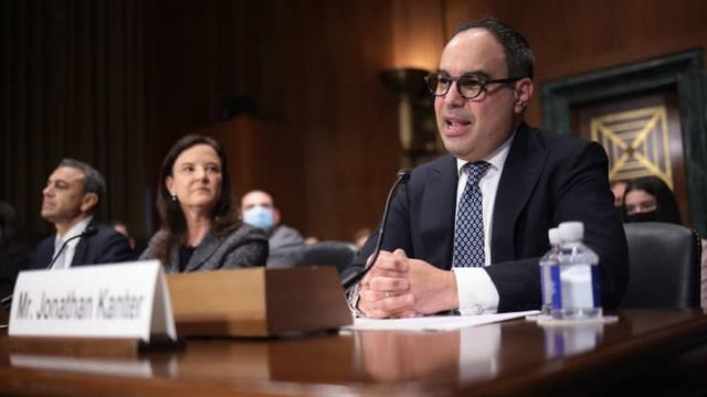 2021年10月6日，坎特在华盛顿的参议院司法委员会作证。图自CNBC